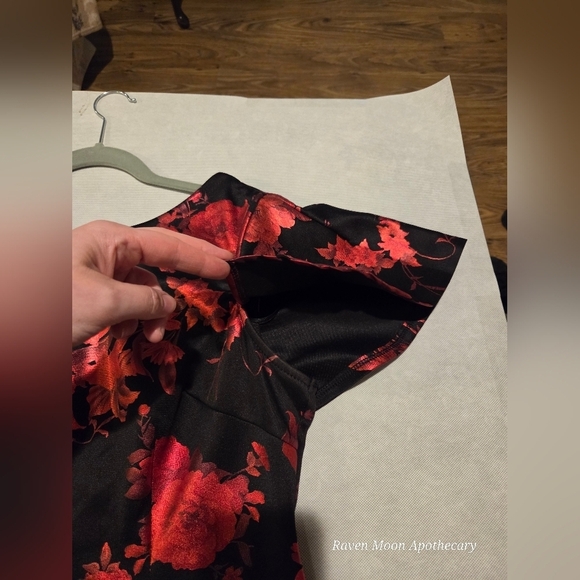 Floral Black and Red Dress - Picture 7 of 11